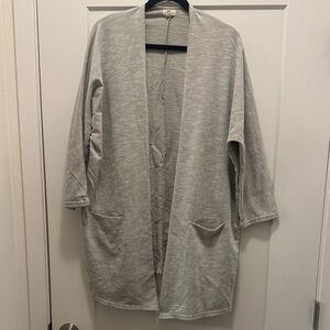 DONNI. Light Gray Ribbed Knit Coat. One Size. Like New!